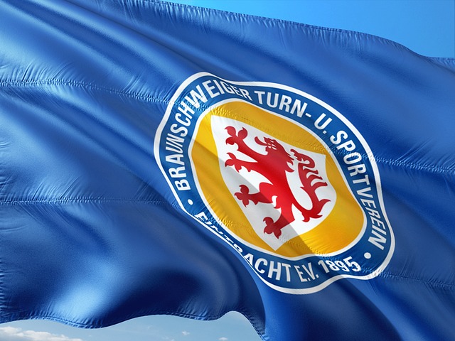 对于曼努埃 对于曼努埃